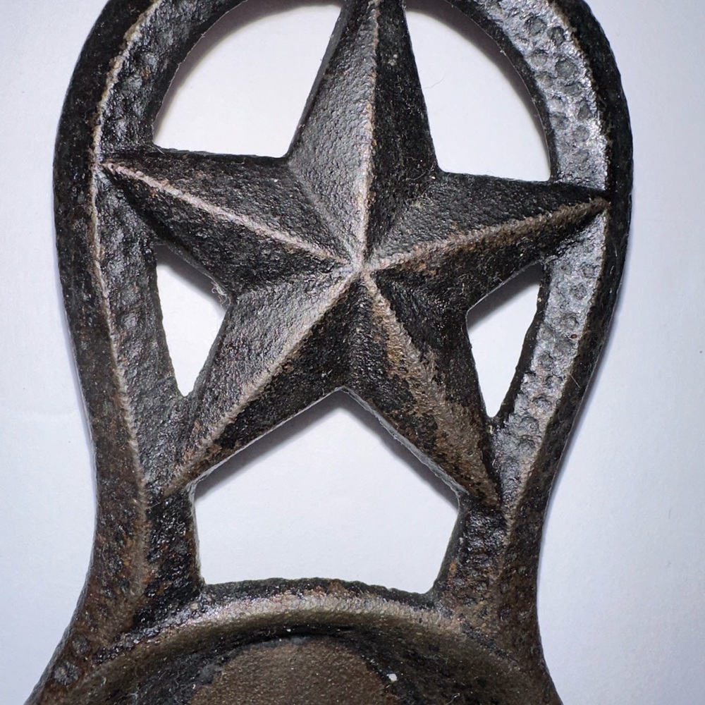 A trivet - Picture 6 of 7